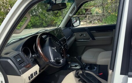 Mitsubishi Pajero IV, 2019 год, 3 400 000 рублей, 2 фотография