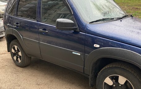 Chevrolet Niva I рестайлинг, 2018 год, 865 000 рублей, 2 фотография