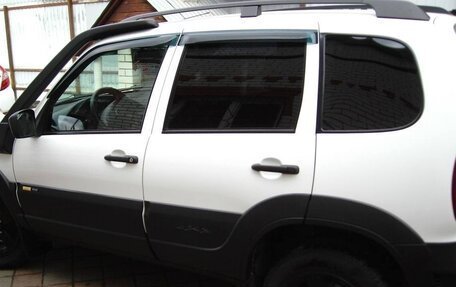 Chevrolet Niva I рестайлинг, 2017 год, 890 000 рублей, 3 фотография