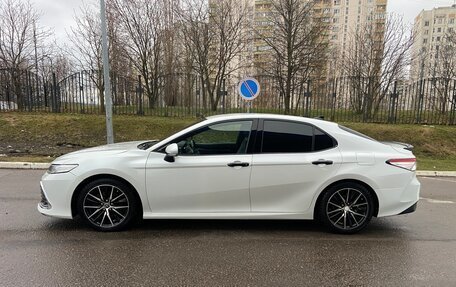 Toyota Camry, 2019 год, 2 800 000 рублей, 4 фотография