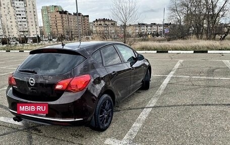 Opel Astra J, 2015 год, 950 000 рублей, 3 фотография