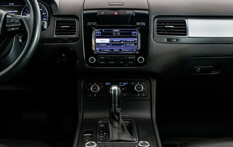 Volkswagen Touareg III, 2013 год, 2 299 000 рублей, 13 фотография