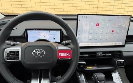 Toyota RAV4, 2026 год, 4 525 000 рублей, 14 фотография