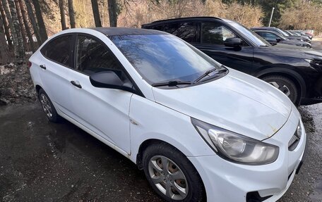 Hyundai Solaris II рестайлинг, 2011 год, 520 000 рублей, 1 фотография