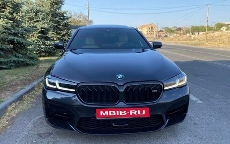 BMW 5 серия, 2022 год, 4 500 000 рублей, 1 фотография