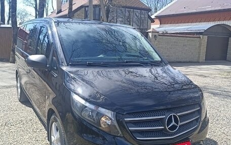 Mercedes-Benz V-Класс, 2017 год, 3 500 000 рублей, 1 фотография