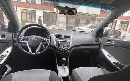 Hyundai Solaris II рестайлинг, 2011 год, 520 000 рублей, 5 фотография