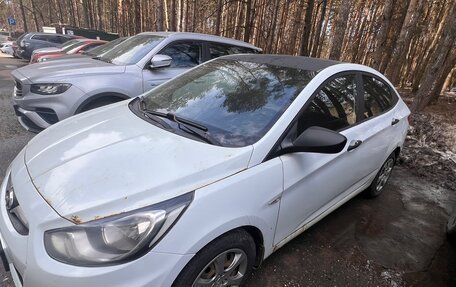 Hyundai Solaris II рестайлинг, 2011 год, 520 000 рублей, 2 фотография
