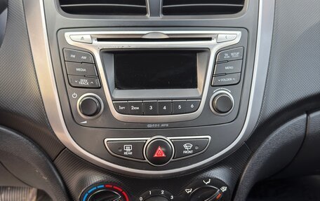 Hyundai Solaris II рестайлинг, 2015 год, 845 000 рублей, 13 фотография