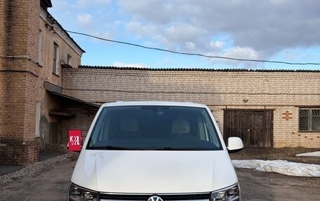 Volkswagen Multivan T6 рестайлинг, 2018 год, 4 950 000 рублей, 8 фотография