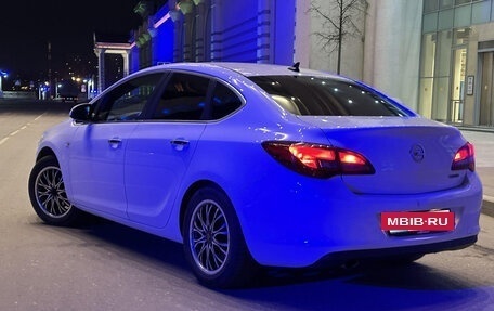 Opel Astra J, 2012 год, 645 000 рублей, 2 фотография