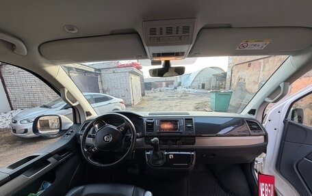 Volkswagen Multivan T6 рестайлинг, 2018 год, 4 950 000 рублей, 14 фотография