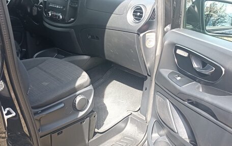 Mercedes-Benz V-Класс, 2017 год, 3 500 000 рублей, 3 фотография