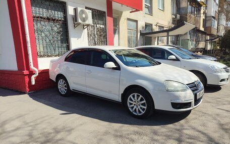Volkswagen Jetta VI, 2010 год, 800 000 рублей, 3 фотография