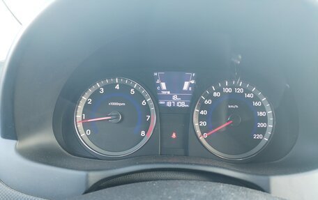 Hyundai Solaris II рестайлинг, 2011 год, 750 000 рублей, 1 фотография