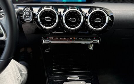 Mercedes-Benz CLA, 2022 год, 17 фотография