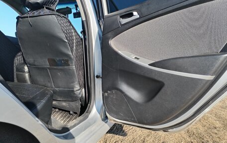 Hyundai Solaris II рестайлинг, 2011 год, 750 000 рублей, 8 фотография