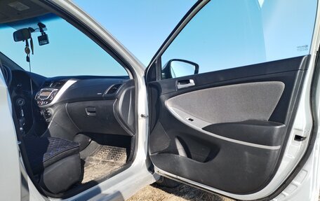 Hyundai Solaris II рестайлинг, 2011 год, 750 000 рублей, 9 фотография