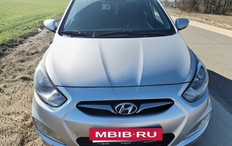 Hyundai Solaris II рестайлинг, 2011 год, 750 000 рублей, 5 фотография