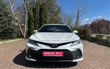 Toyota Camry, 2021 год, 3 590 000 рублей, 2 фотография