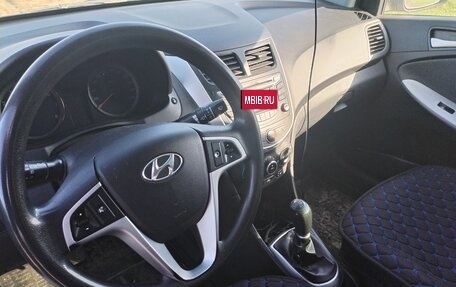 Hyundai Solaris II рестайлинг, 2011 год, 750 000 рублей, 10 фотография