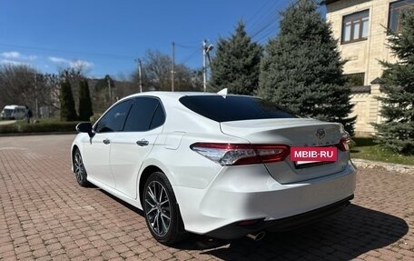Toyota Camry, 2021 год, 3 590 000 рублей, 7 фотография