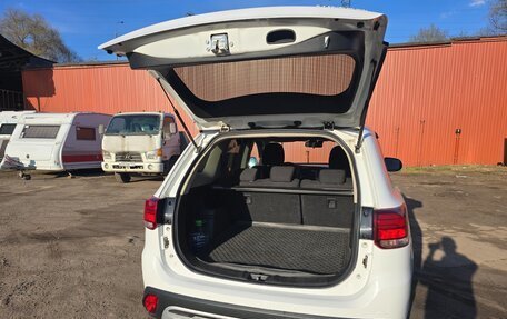 Mitsubishi Outlander III рестайлинг 3, 2019 год, 2 050 000 рублей, 10 фотография