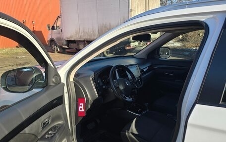 Mitsubishi Outlander III рестайлинг 3, 2019 год, 2 050 000 рублей, 16 фотография