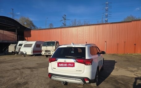 Mitsubishi Outlander III рестайлинг 3, 2019 год, 2 050 000 рублей, 6 фотография