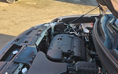 Mitsubishi Outlander III рестайлинг 3, 2019 год, 2 050 000 рублей, 21 фотография