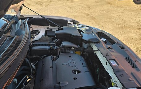 Mitsubishi Outlander III рестайлинг 3, 2019 год, 2 050 000 рублей, 22 фотография