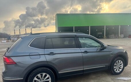 Volkswagen Tiguan II, 2019 год, 2 150 000 рублей, 4 фотография