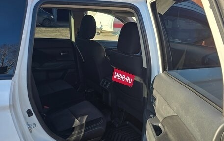 Mitsubishi Outlander III рестайлинг 3, 2019 год, 2 050 000 рублей, 11 фотография