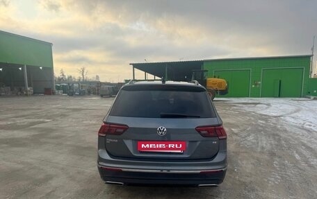 Volkswagen Tiguan II, 2019 год, 2 150 000 рублей, 2 фотография