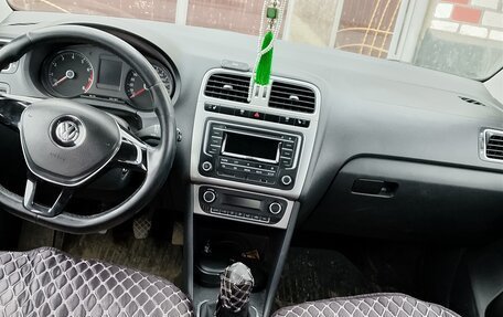 Volkswagen Polo VI (EU Market), 2017 год, 1 200 000 рублей, 6 фотография