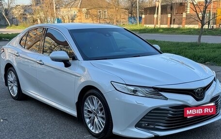 Toyota Camry, 2019 год, 2 750 000 рублей, 16 фотография