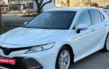 Toyota Camry, 2019 год, 2 750 000 рублей, 17 фотография