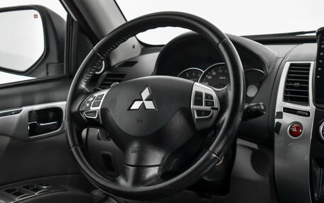 Mitsubishi Pajero Sport II рестайлинг, 2013 год, 1 590 000 рублей, 14 фотография