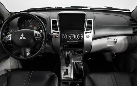 Mitsubishi Pajero Sport II рестайлинг, 2013 год, 1 590 000 рублей, 15 фотография