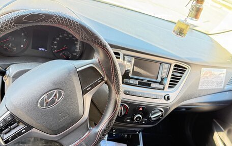 Hyundai Solaris II рестайлинг, 2021 год, 1 350 000 рублей, 8 фотография