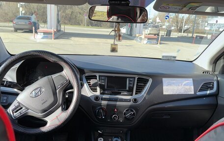 Hyundai Solaris II рестайлинг, 2021 год, 1 350 000 рублей, 6 фотография