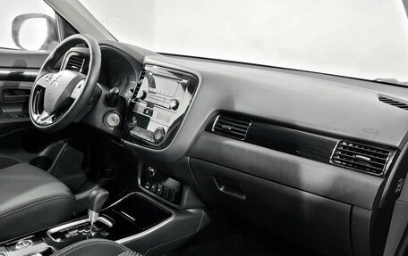 Mitsubishi Outlander III рестайлинг 3, 2019 год, 2 240 000 рублей, 11 фотография