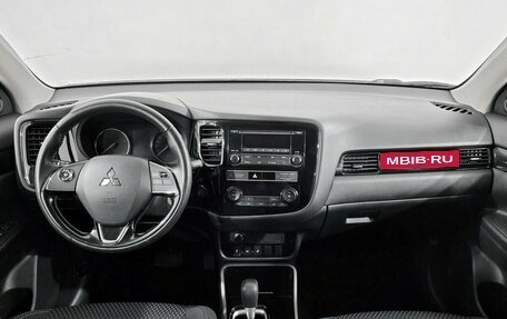 Mitsubishi Outlander III рестайлинг 3, 2019 год, 2 240 000 рублей, 5 фотография