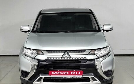 Mitsubishi Outlander III рестайлинг 3, 2019 год, 2 240 000 рублей, 2 фотография