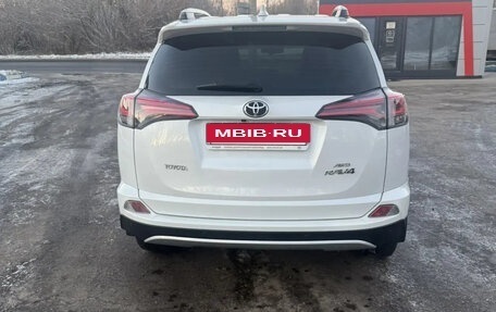 Toyota RAV4, 2016 год, 2 200 000 рублей, 2 фотография