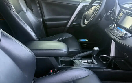 Toyota RAV4, 2016 год, 2 200 000 рублей, 4 фотография