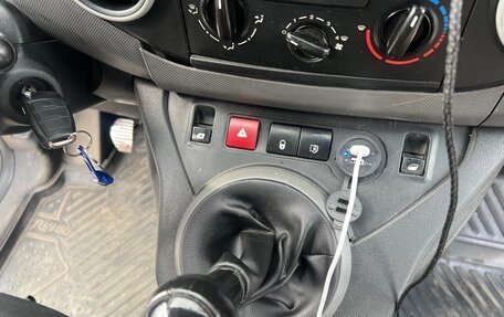 Peugeot Partner II рестайлинг 2, 2010 год, 445 000 рублей, 10 фотография