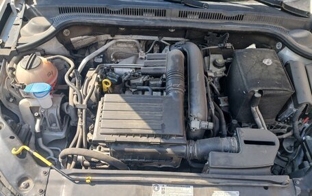 Volkswagen Jetta VI, 2017 год, 1 460 000 рублей, 2 фотография