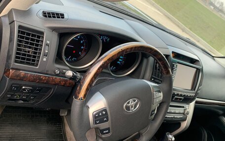 Toyota Land Cruiser 200, 2010 год, 2 780 000 рублей, 4 фотография