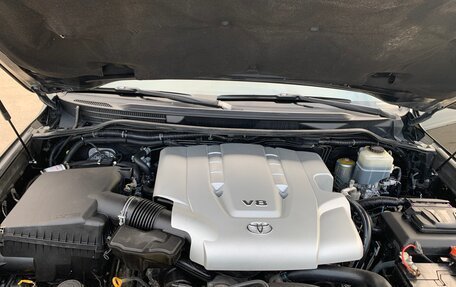 Toyota Land Cruiser 200, 2010 год, 2 780 000 рублей, 3 фотография